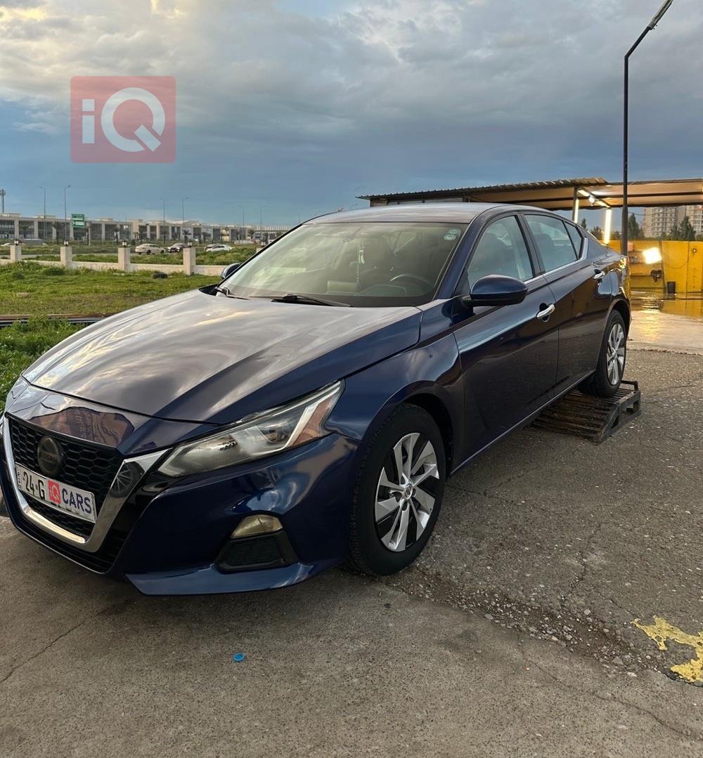 نيسان ألتيما